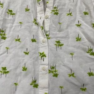 Croft & Barrow Line  Sleeveless blouse with Palm Trees.